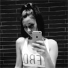 モデルのダレノガレ明美、ヨガの後の自撮り写真がスタイルよ...