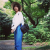 元AKB48の篠田麻里子、脚の長さが際立つ夏デニムファッション...