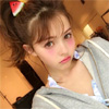 モデルの加藤ナナ、スイカと水着の自撮り写真を公開