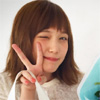 女優の本田翼、non-noから24歳誕生日祝いを貰い笑顔でピース