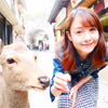 モデルのトリンドル玲奈、鹿とのツーショットが可愛いと話題
