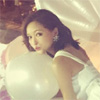 chay、ナイトプールでの写真がまるで人魚姫
