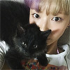 でんぱ組.inc最上もが、愛猫「くまくん」とのカメラ目線ツー...