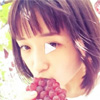 大原櫻子、山梨県でぶどう狩りを楽しんでぶどうをほおばる動画